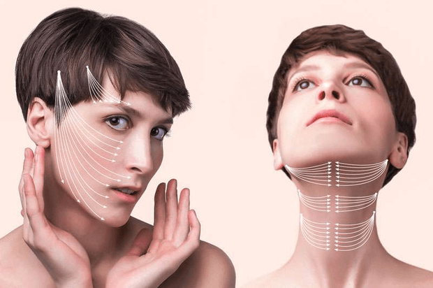 Améliorer l'aspect du cou requiert le plus souvent un passage par la case chirurgie. © Solarisys, Fotolia Améliorer l'aspect du cou requiert le plus souvent un passage par la case chirurgie. © Solarisys, Fotolia