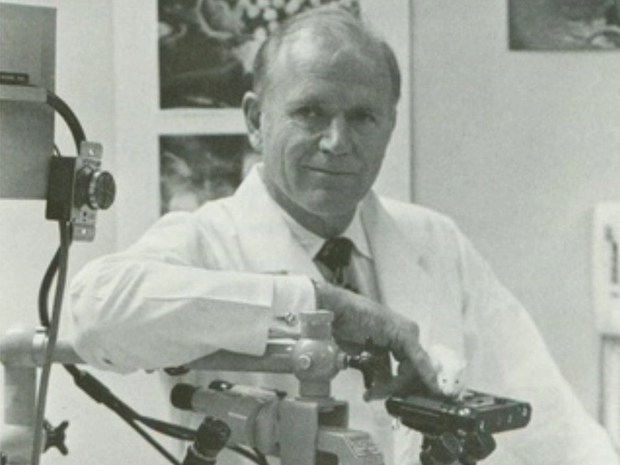 Professeur Harry Buncke